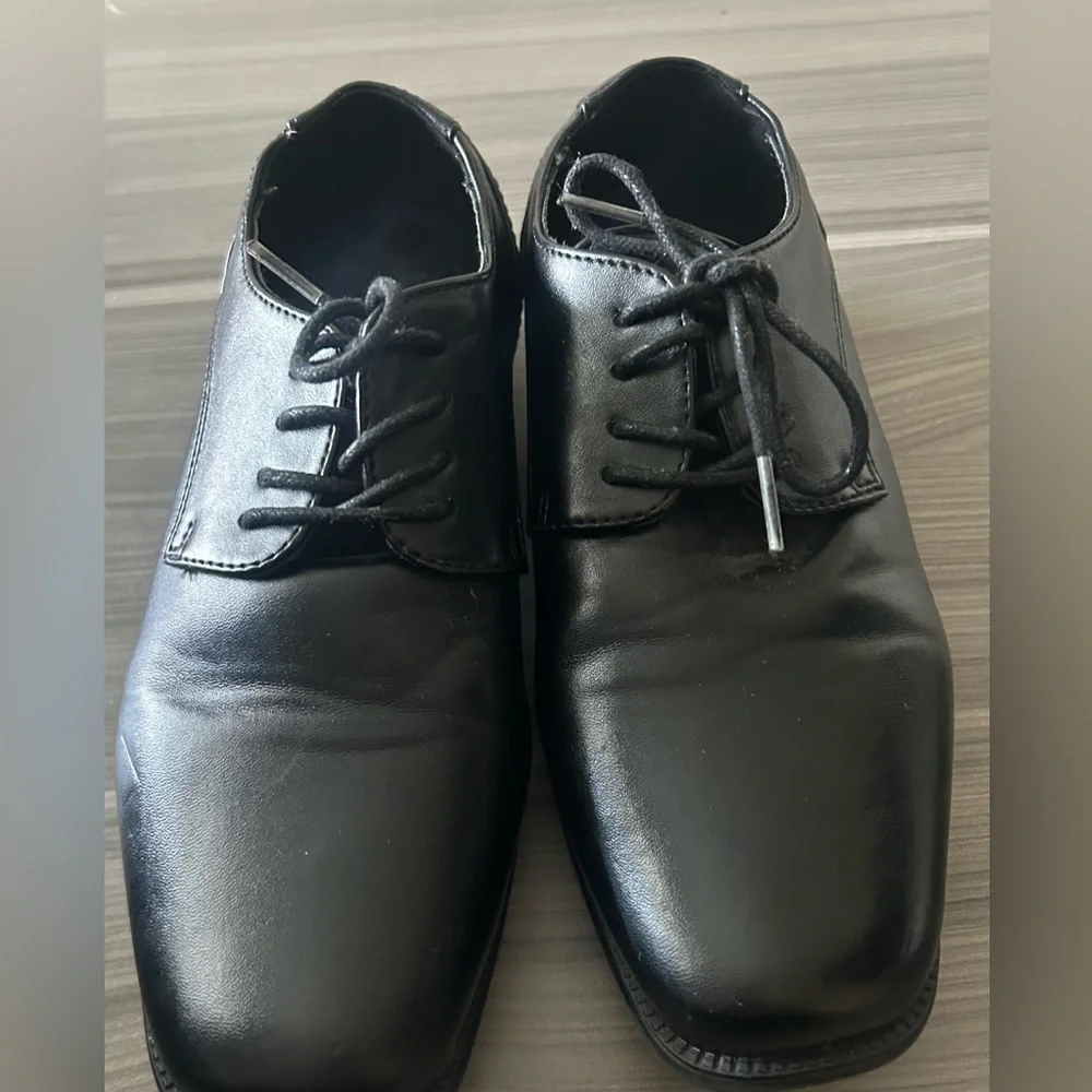 Perry Ellis Classic Black Dress Shoes